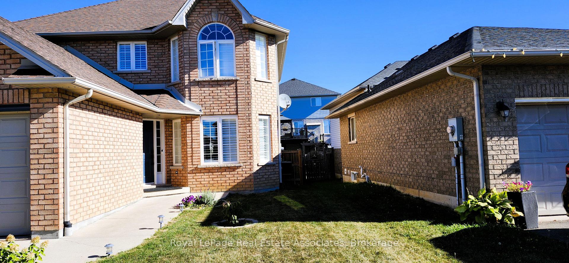 Photo 2 of 59 Solsbury Crescent, Hamilton, Mount Hope — HOMEH