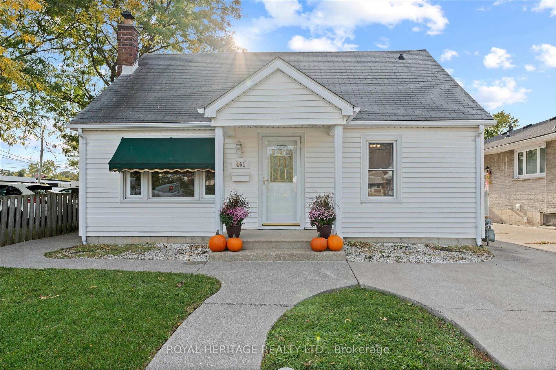 Photo of 461 Lauzon Road