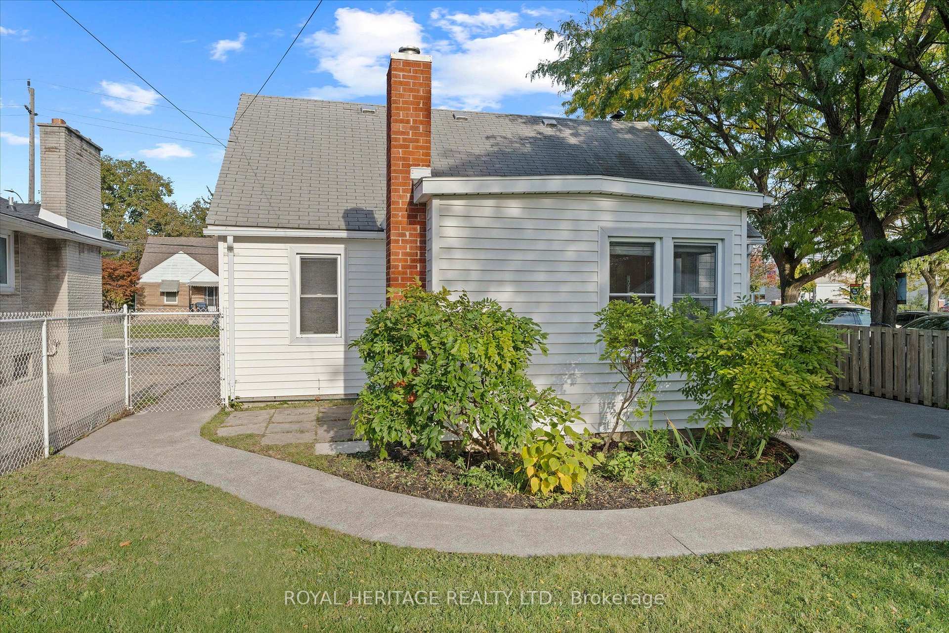 Photo 5 of 461 Lauzon Road, Windsor — HOMEH