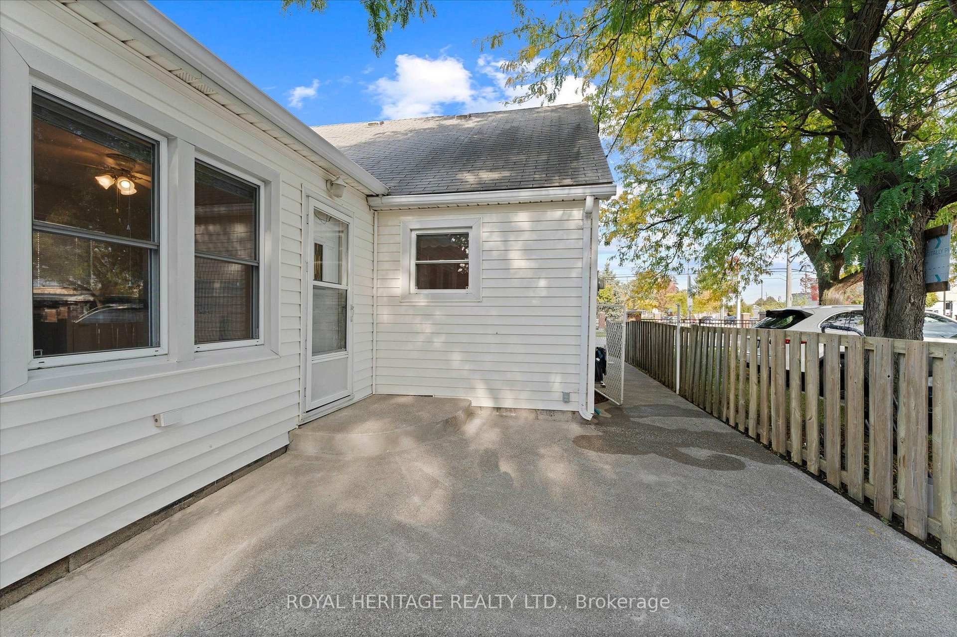 Photo 6 of 461 Lauzon Road, Windsor — HOMEH