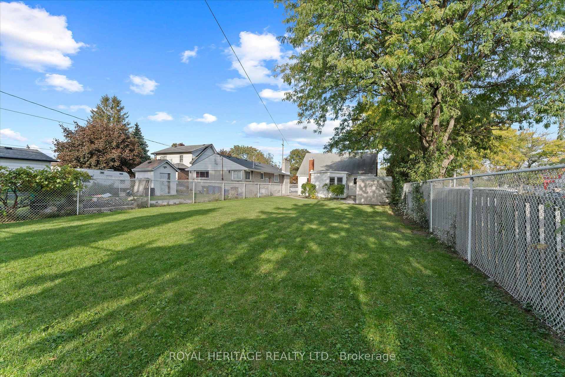 Photo 10 of 461 Lauzon Road, Windsor — HOMEH
