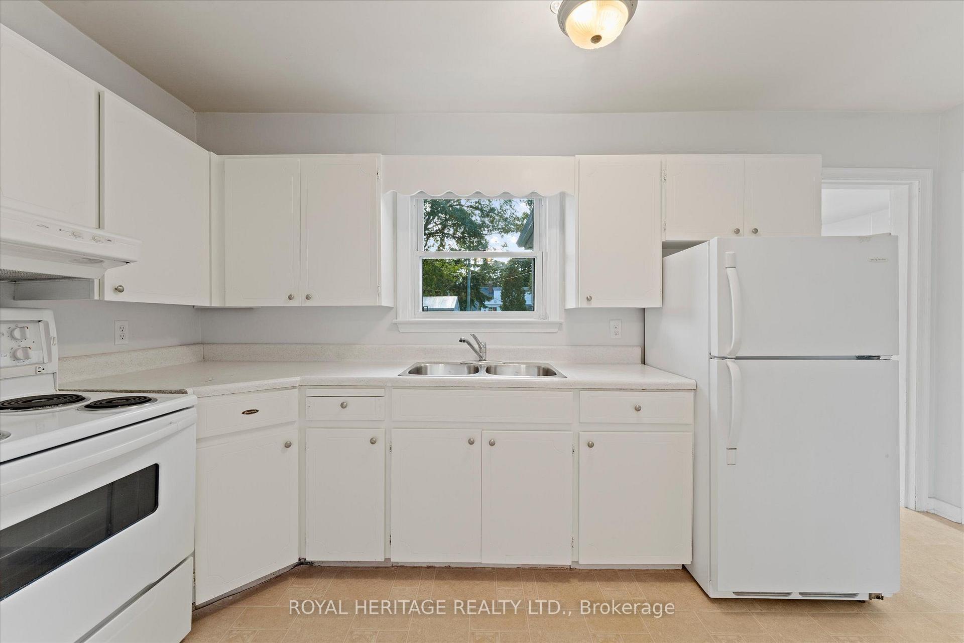 Photo 18 of 461 Lauzon Road, Windsor — HOMEH
