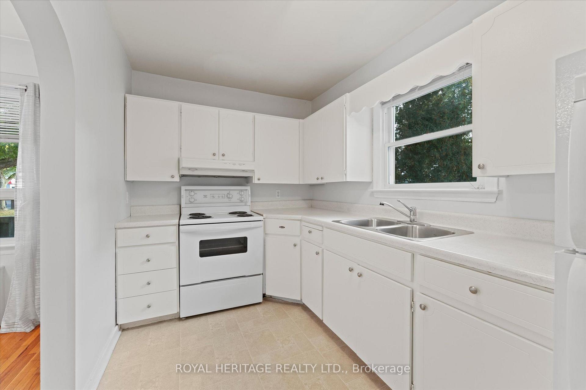 Photo 19 of 461 Lauzon Road, Windsor — HOMEH