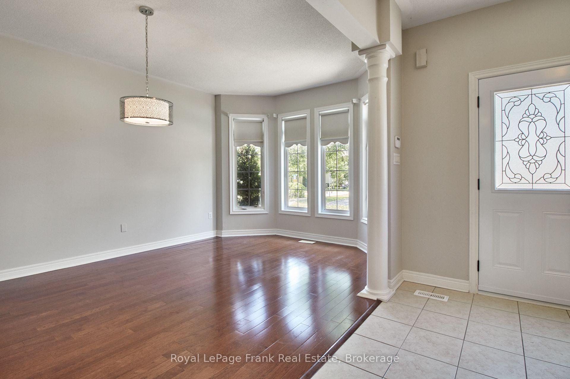 Photo 4 of 43 Helston Crescent, Whitby, Brooklin — HOMEH