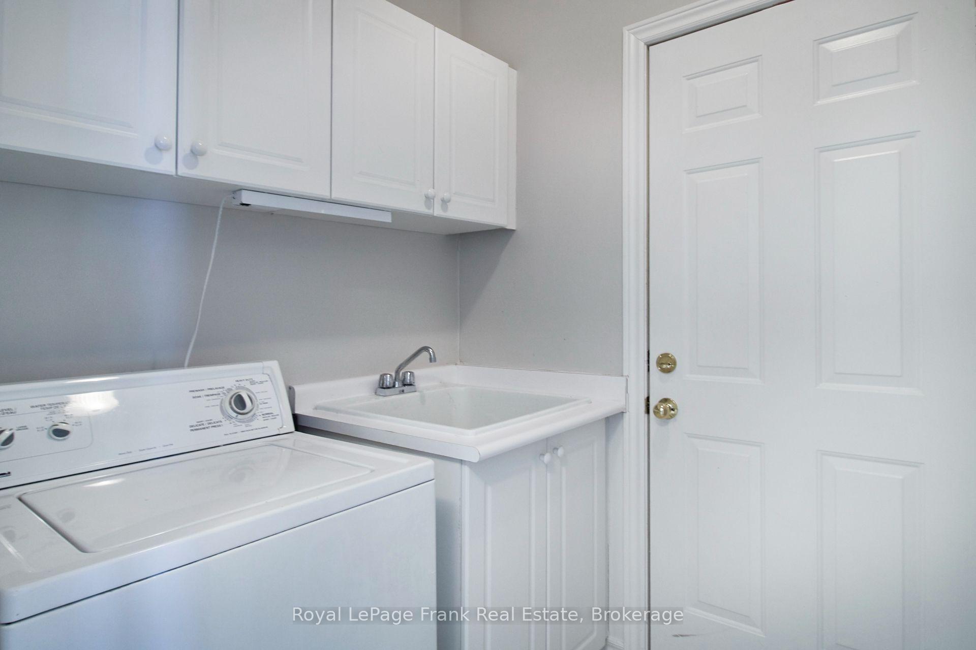Photo 17 of 43 Helston Crescent, Whitby, Brooklin — HOMEH
