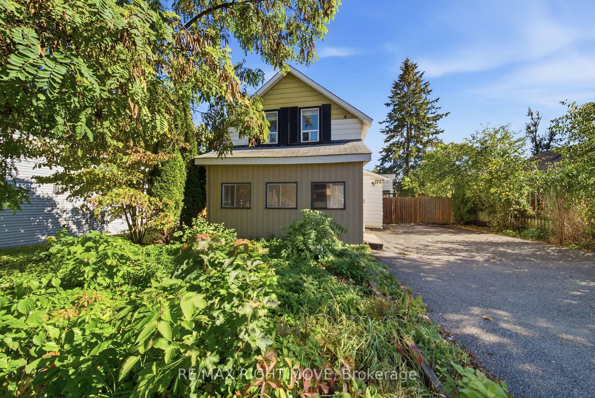 Photo 3 of 173 Barrie Road, Orillia — HOMEH