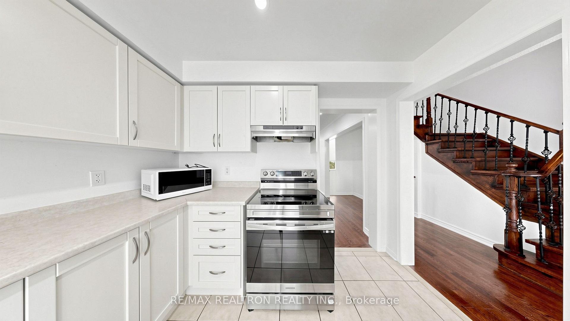 Photo 17 of 88 Banbrooke Crescent, Newmarket, Summerhill Estates — HOMEH