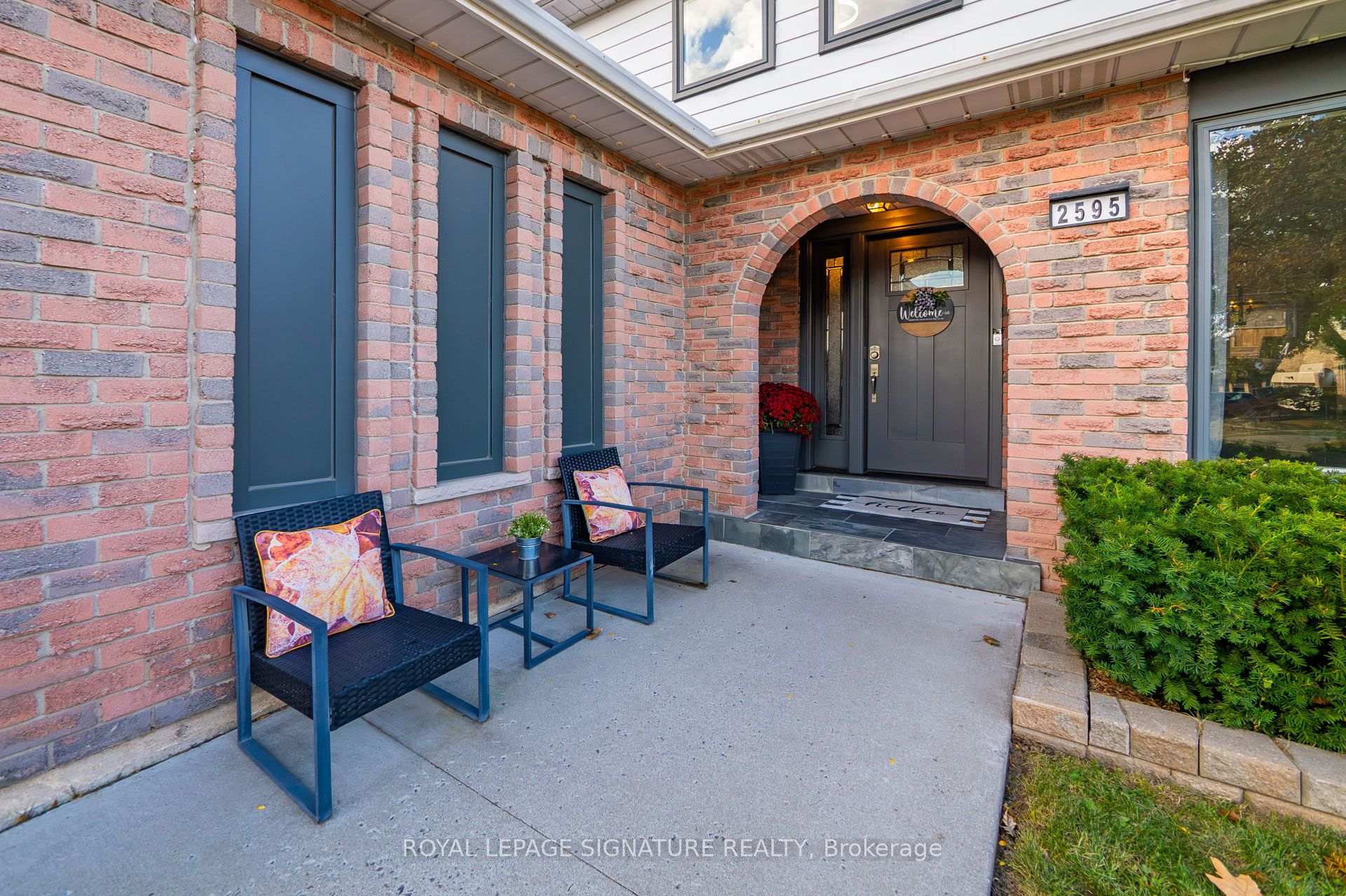 Photo 3 of 2595 Cavendish Drive, Burlington, Brant Hills — HOMEH