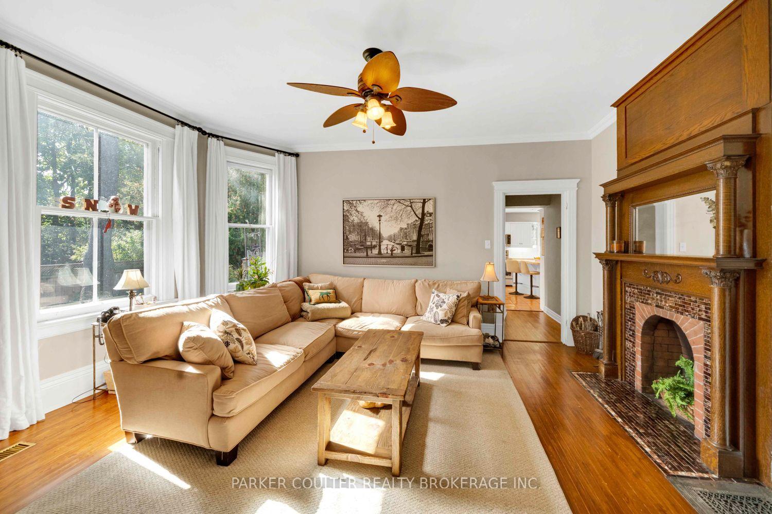 Photo 10 of 102 Clapperton Street, Barrie, Wellington — HOMEH