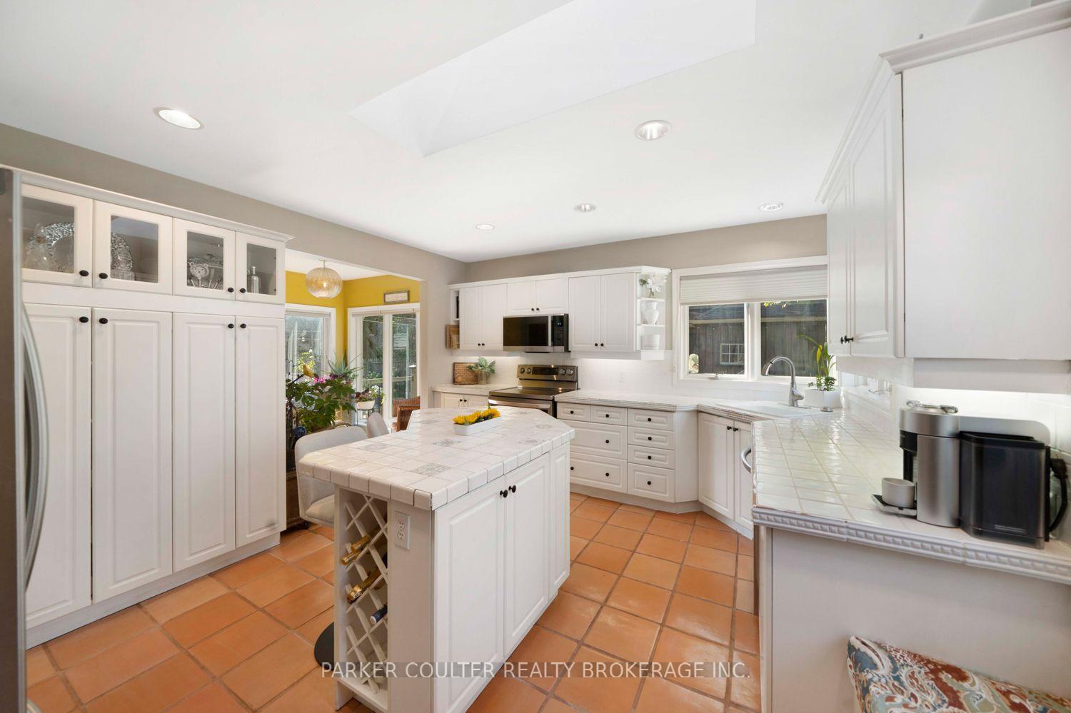 Photo 15 of 102 Clapperton Street, Barrie, Wellington — HOMEH