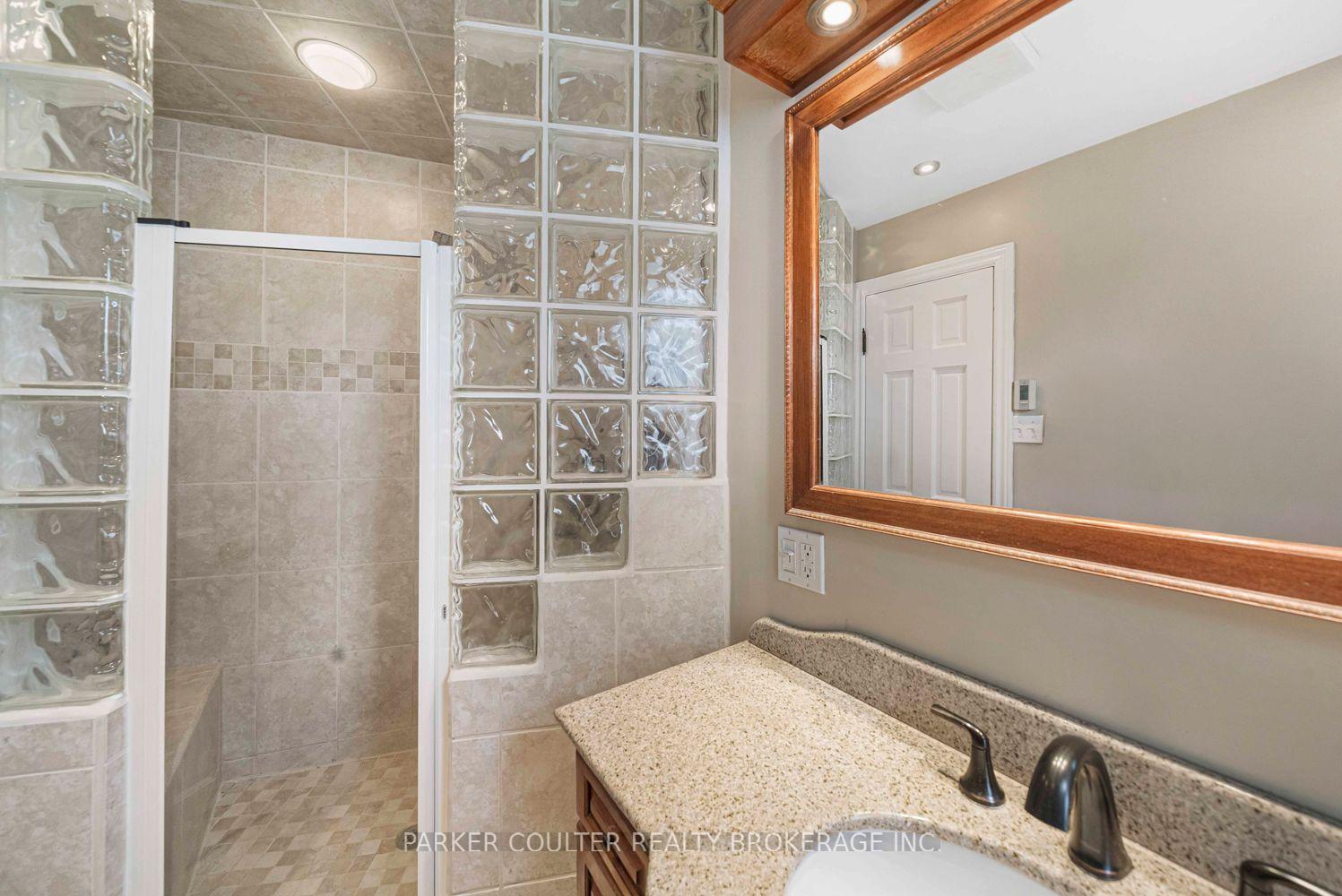 Photo 24 of 102 Clapperton Street, Barrie, Wellington — HOMEH