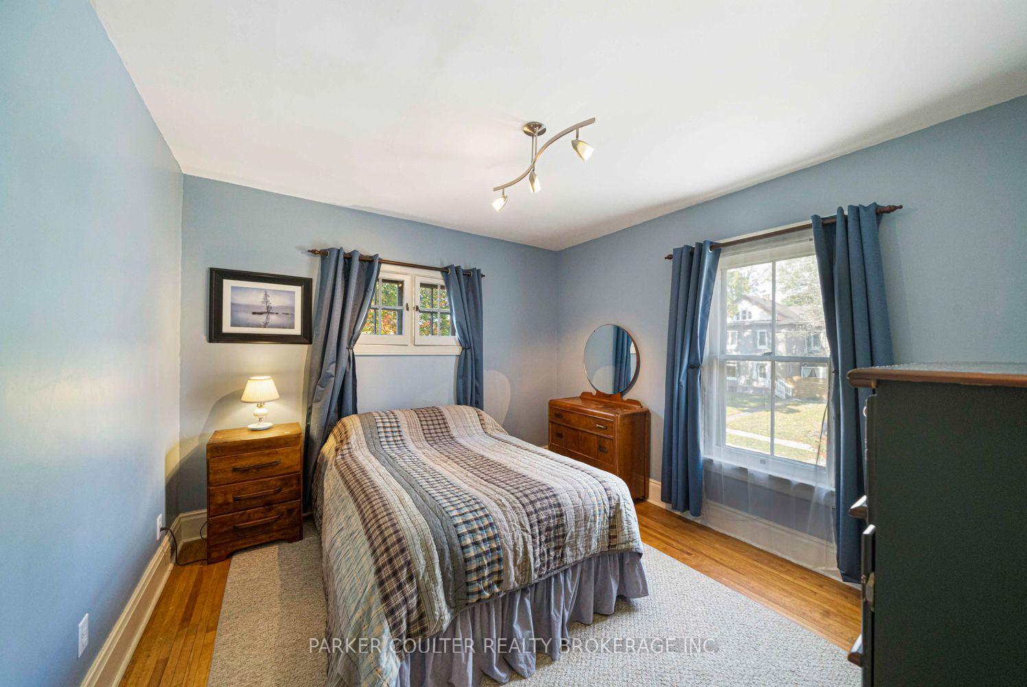 Photo 25 of 102 Clapperton Street, Barrie, Wellington — HOMEH