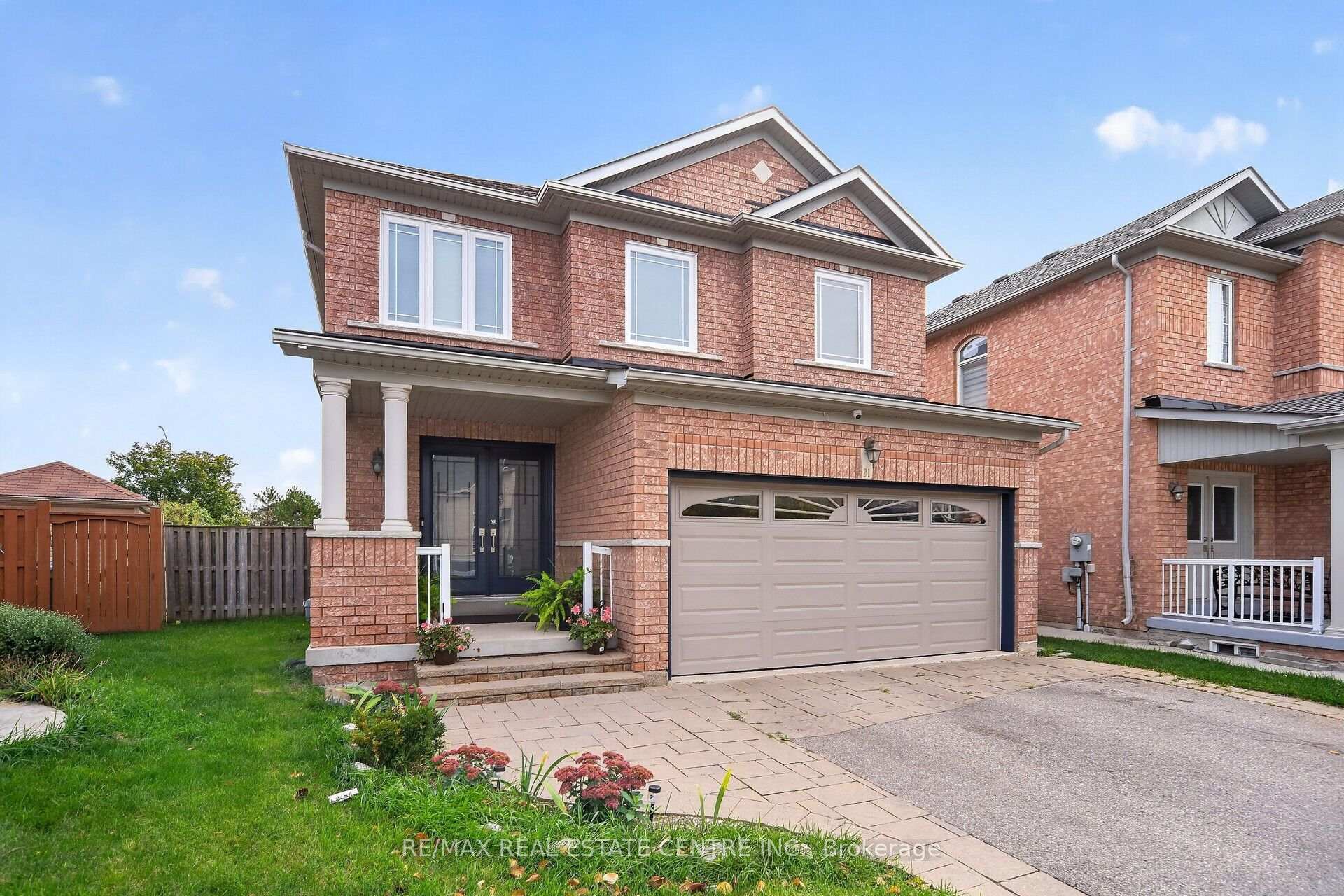 Photo 3 of 21 River Heights Drive, Brampton, Bram East — HOMEH