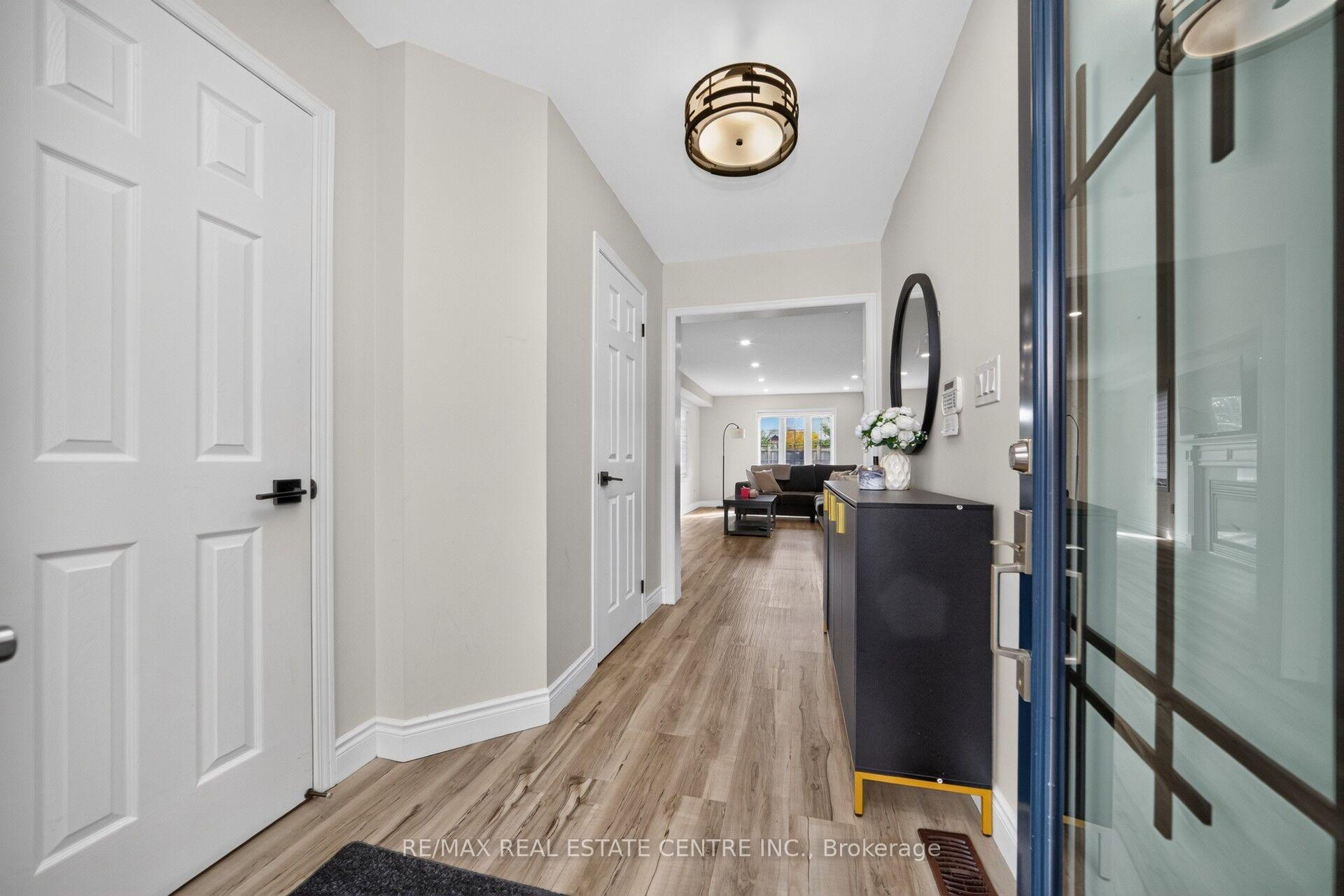 Photo 5 of 21 River Heights Drive, Brampton, Bram East — HOMEH