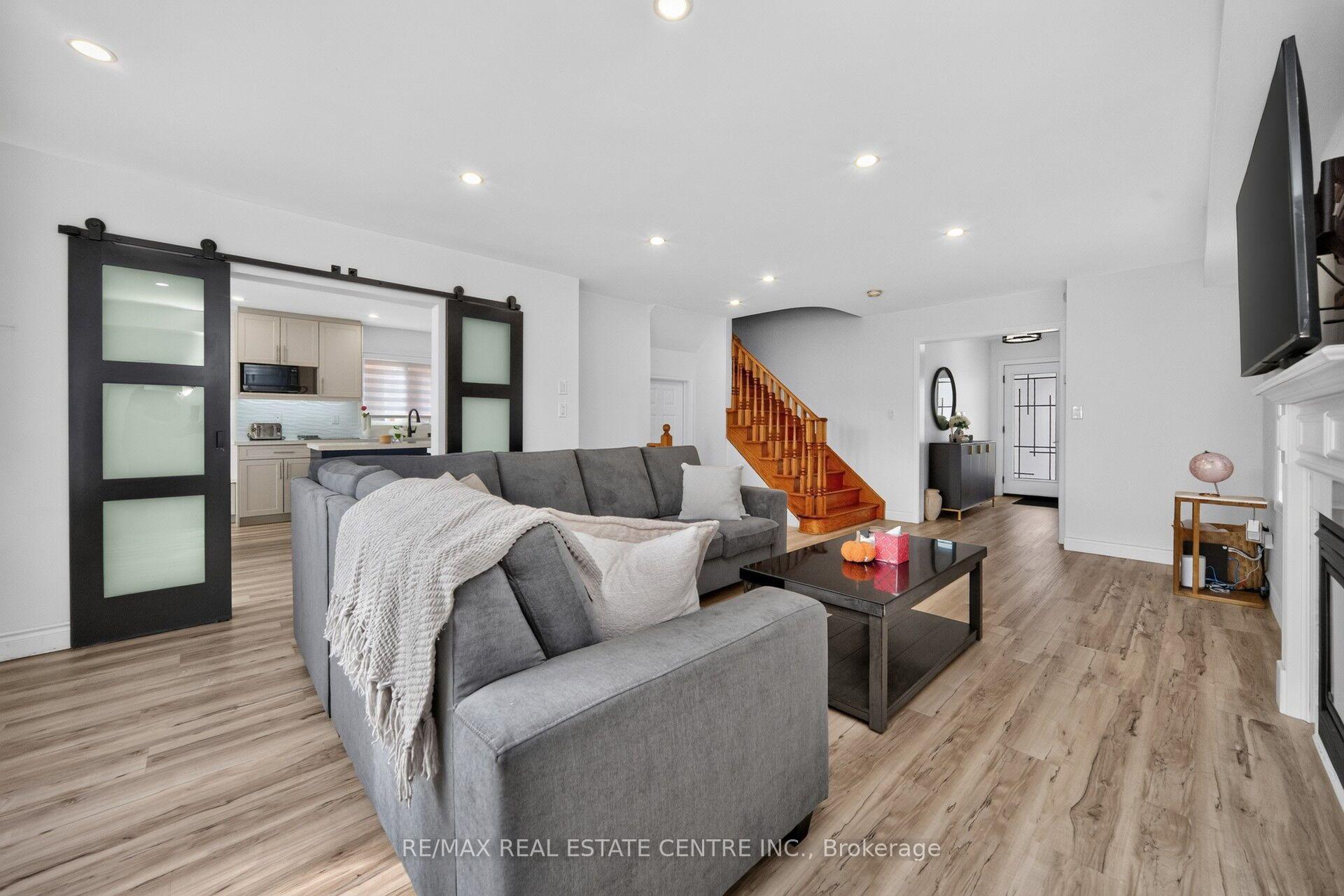 Photo 12 of 21 River Heights Drive, Brampton, Bram East — HOMEH