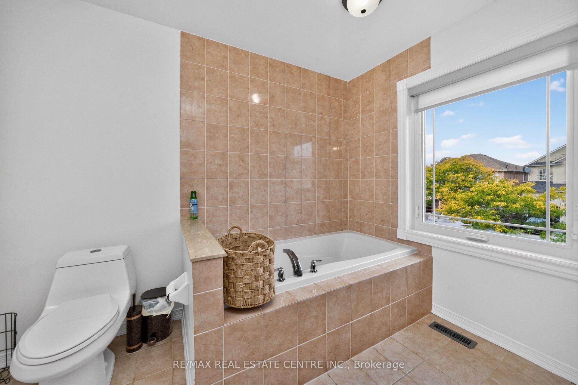 Photo 33 of 21 River Heights Drive, Brampton, Bram East — HOMEH