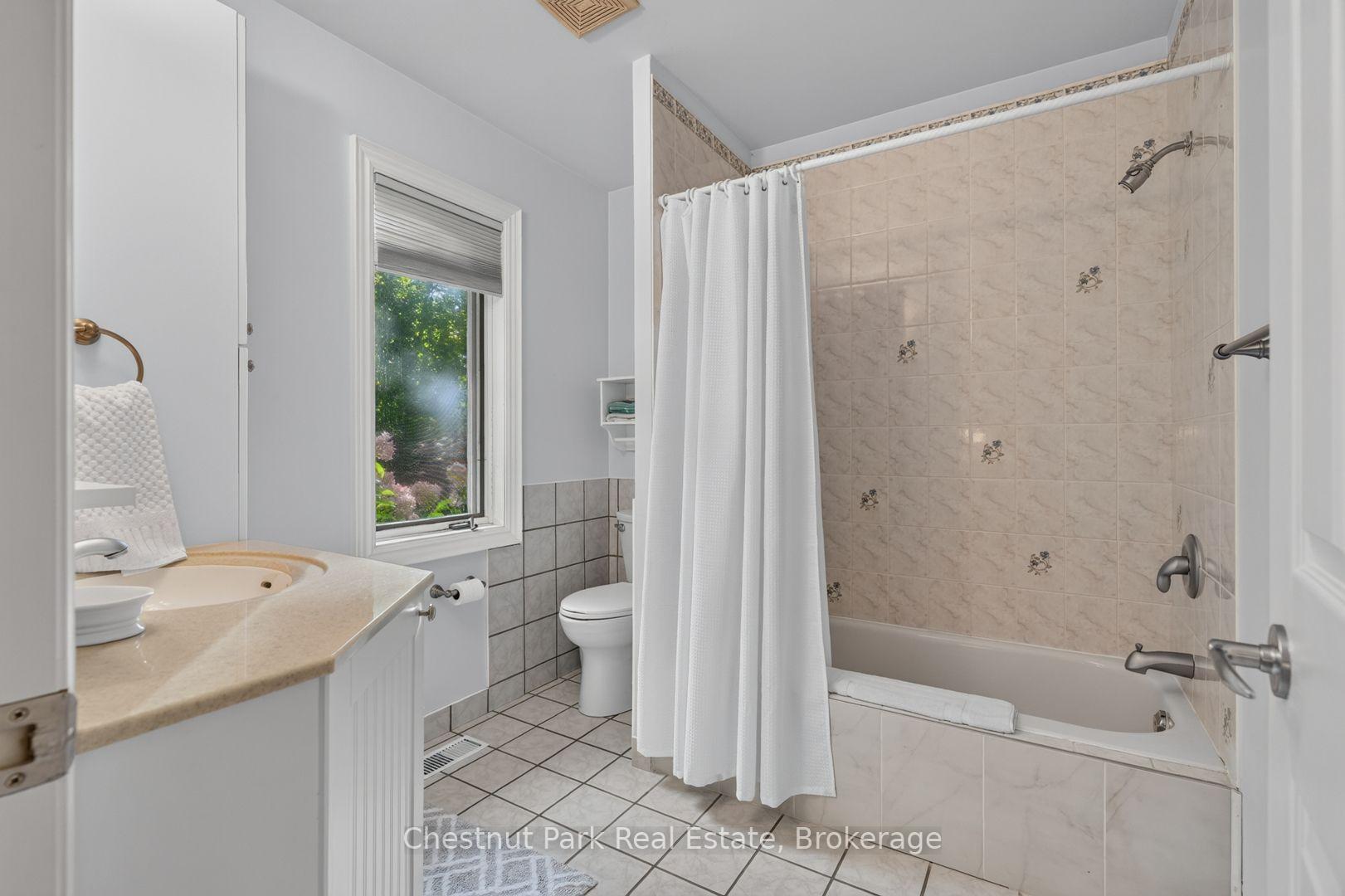 Photo 21 of 1034 Degrassi Cove Place, Innisfil, Churchill — HOMEH
