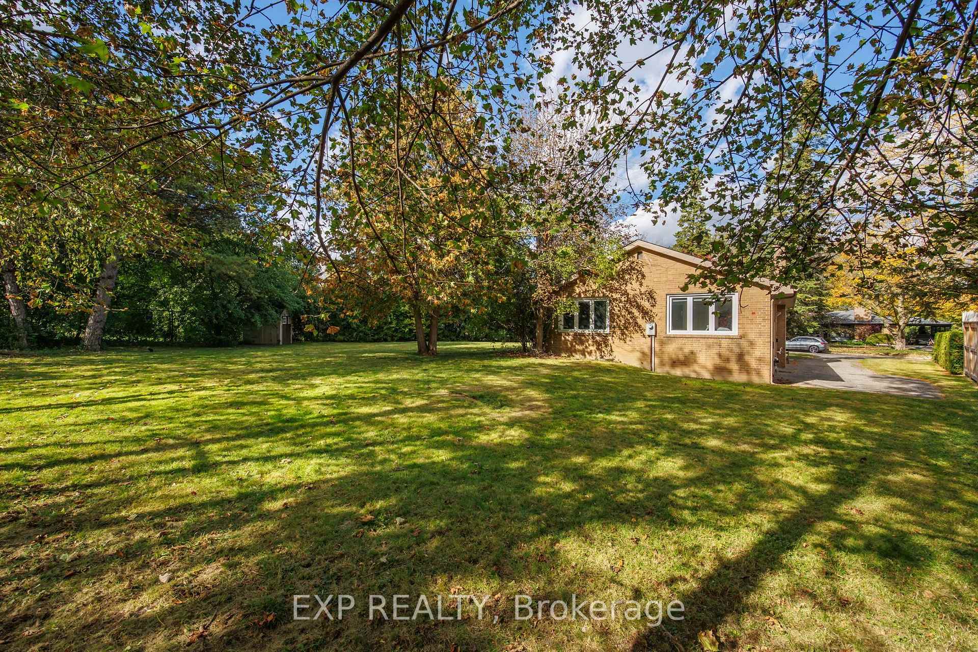 Photo 3 of 5 Tadcaster Place, North York, Banbury-Don Mills — HOMEH