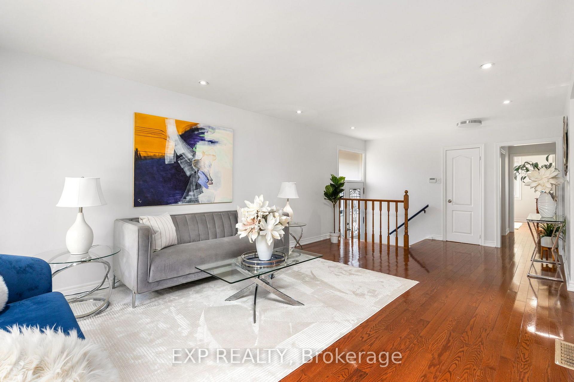 Photo 5 of 5 Tadcaster Place, North York, Banbury-Don Mills — HOMEH