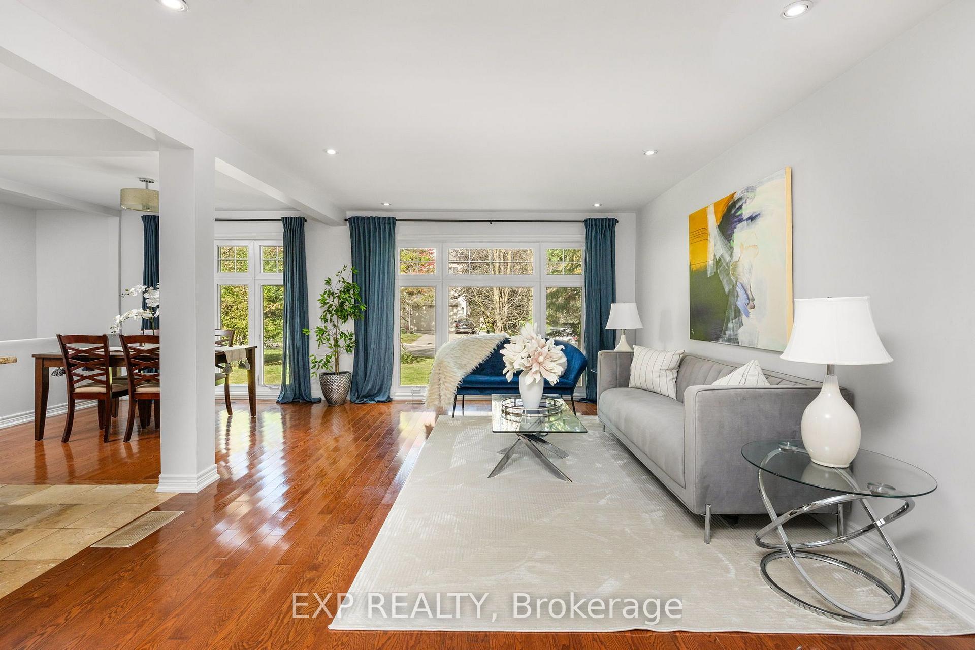 Photo 7 of 5 Tadcaster Place, North York, Banbury-Don Mills — HOMEH