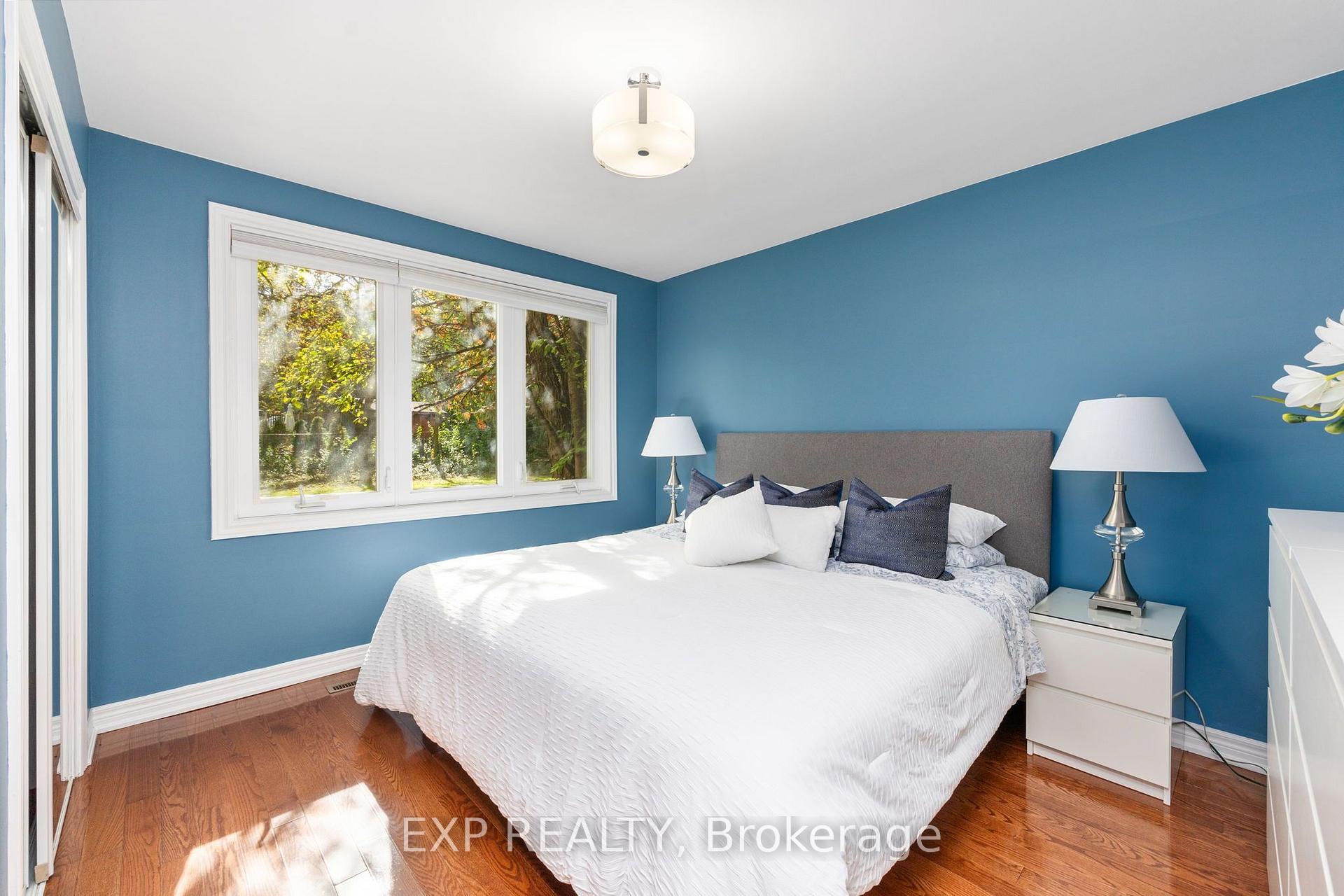 Photo 13 of 5 Tadcaster Place, North York, Banbury-Don Mills — HOMEH