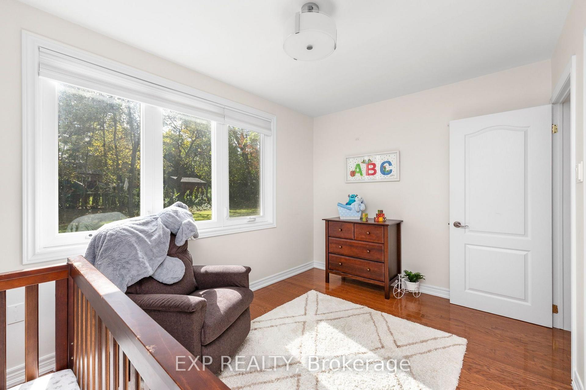 Photo 16 of 5 Tadcaster Place, North York, Banbury-Don Mills — HOMEH