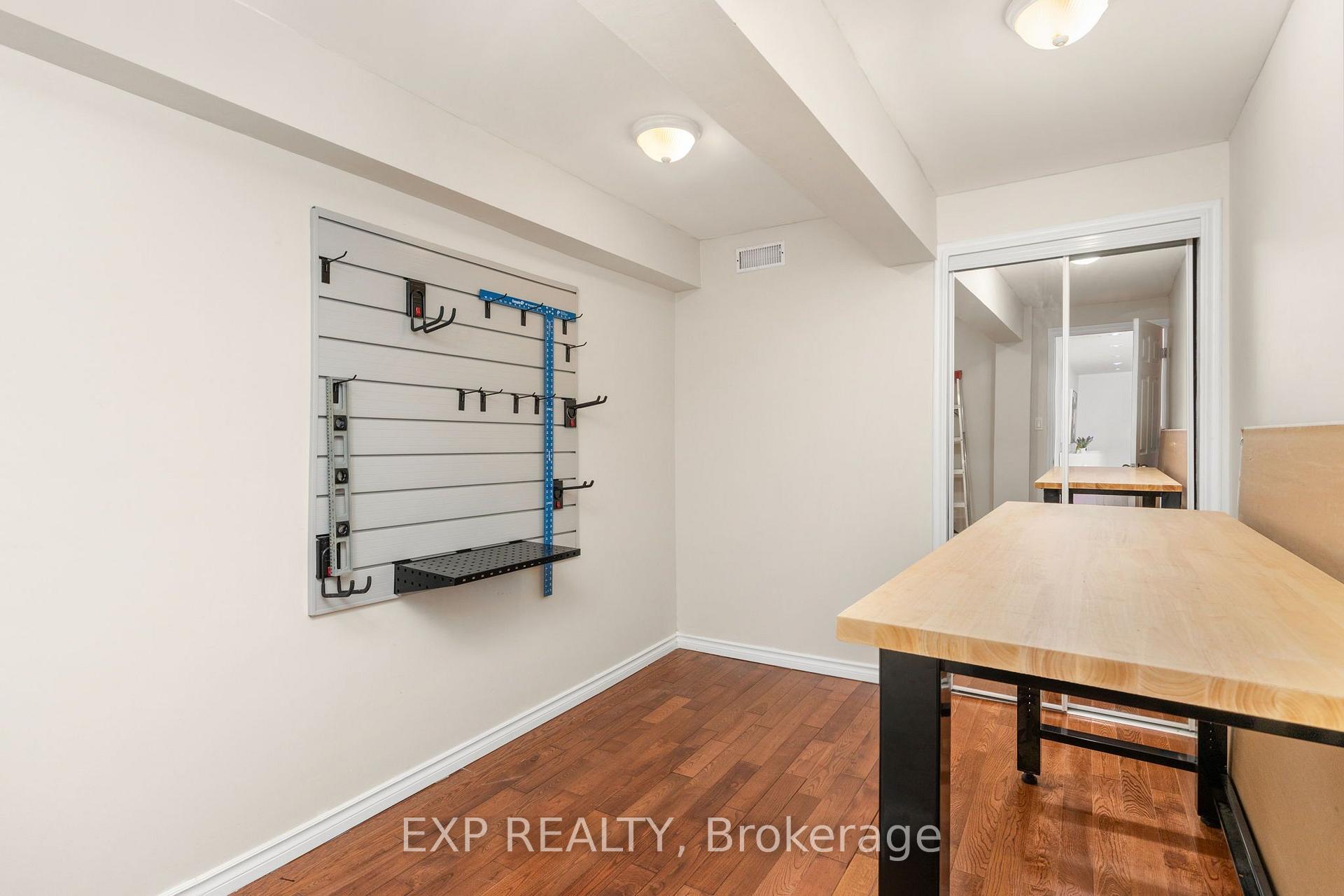 Photo 23 of 5 Tadcaster Place, North York, Banbury-Don Mills — HOMEH