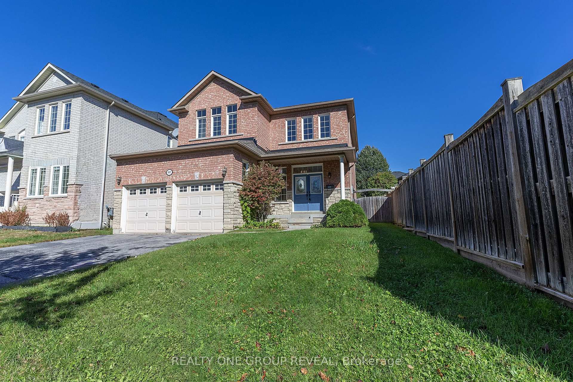 Photo 2 of 997 Copperfield Drive, Oshawa, Eastdale — HOMEH