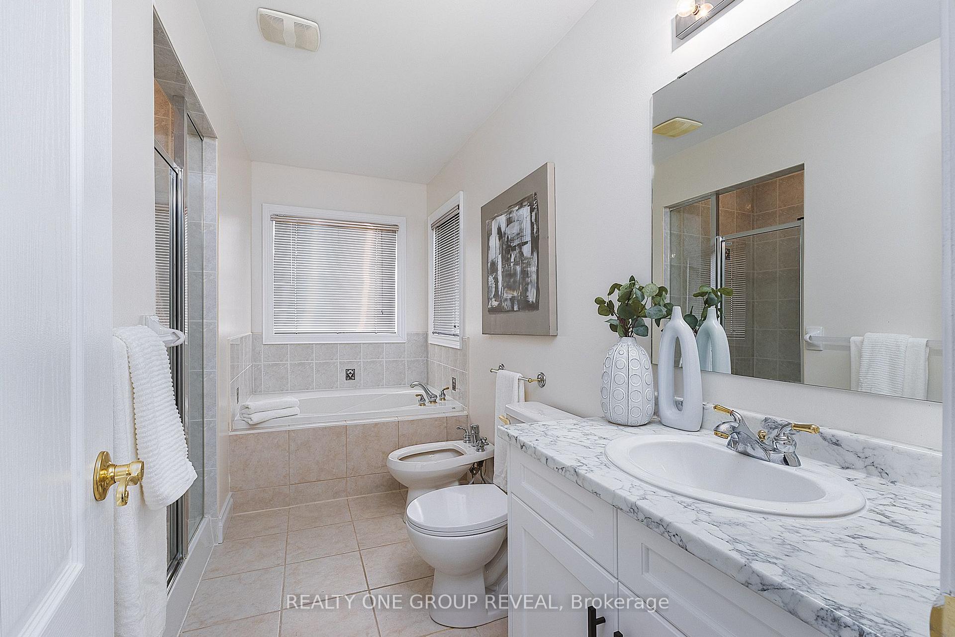 Photo 10 of 997 Copperfield Drive, Oshawa, Eastdale — HOMEH