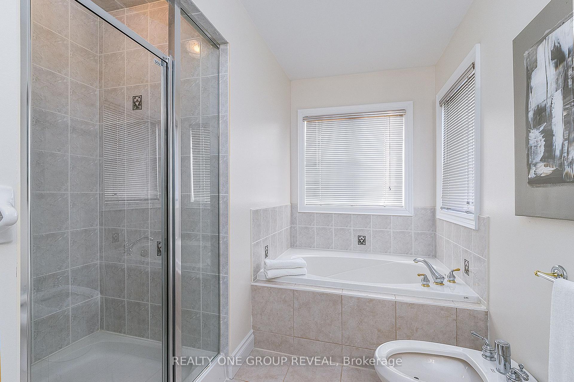 Photo 11 of 997 Copperfield Drive, Oshawa, Eastdale — HOMEH