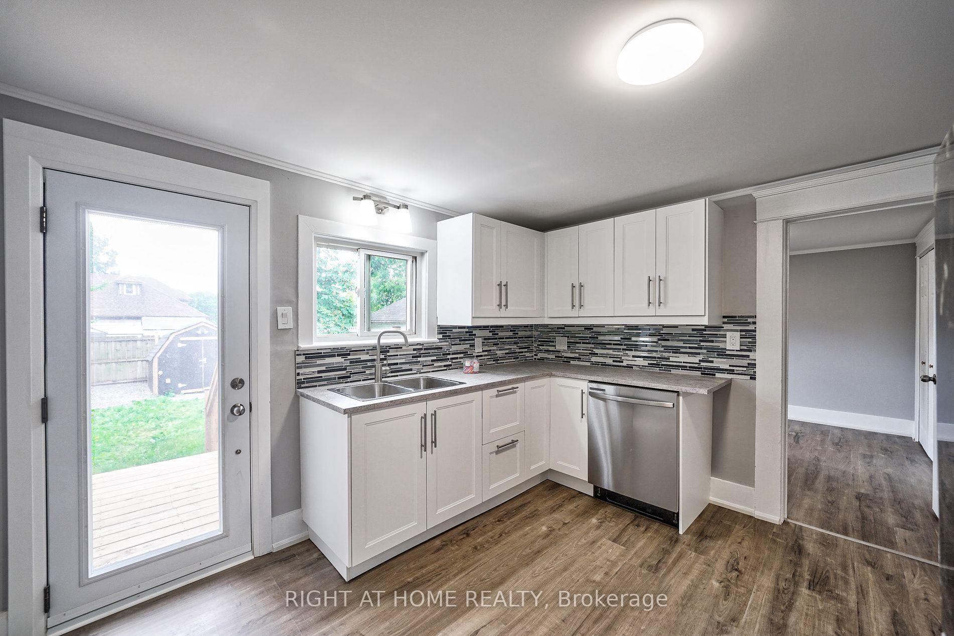 Photo 5 of 15 Asher Street, Welland, Welland Downtown — HOMEH