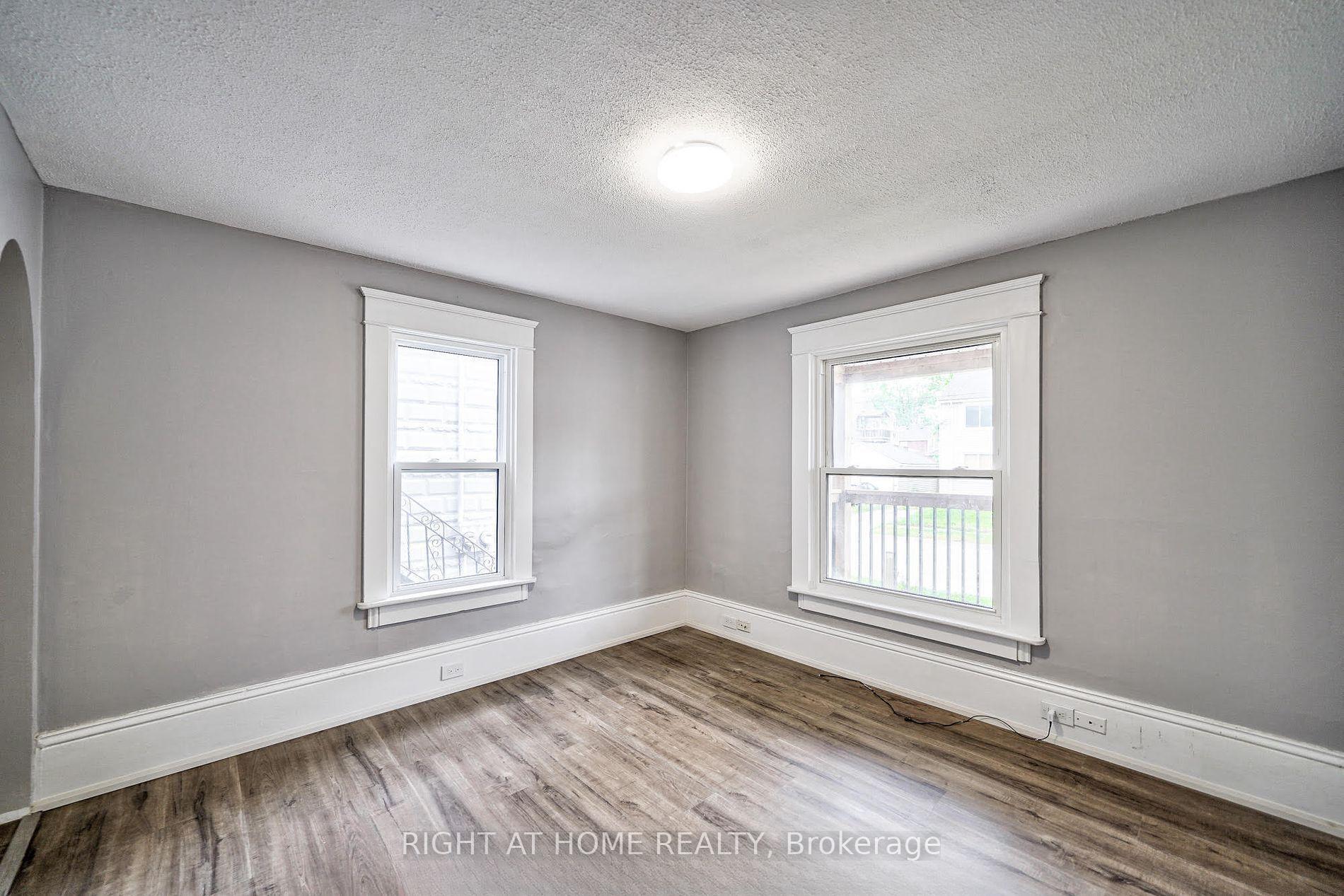 Photo 10 of 15 Asher Street, Welland, Welland Downtown — HOMEH