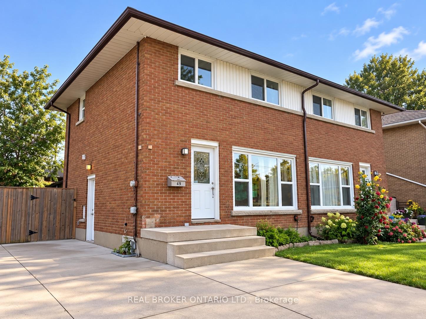 Photo of 49 Thompson Avenue