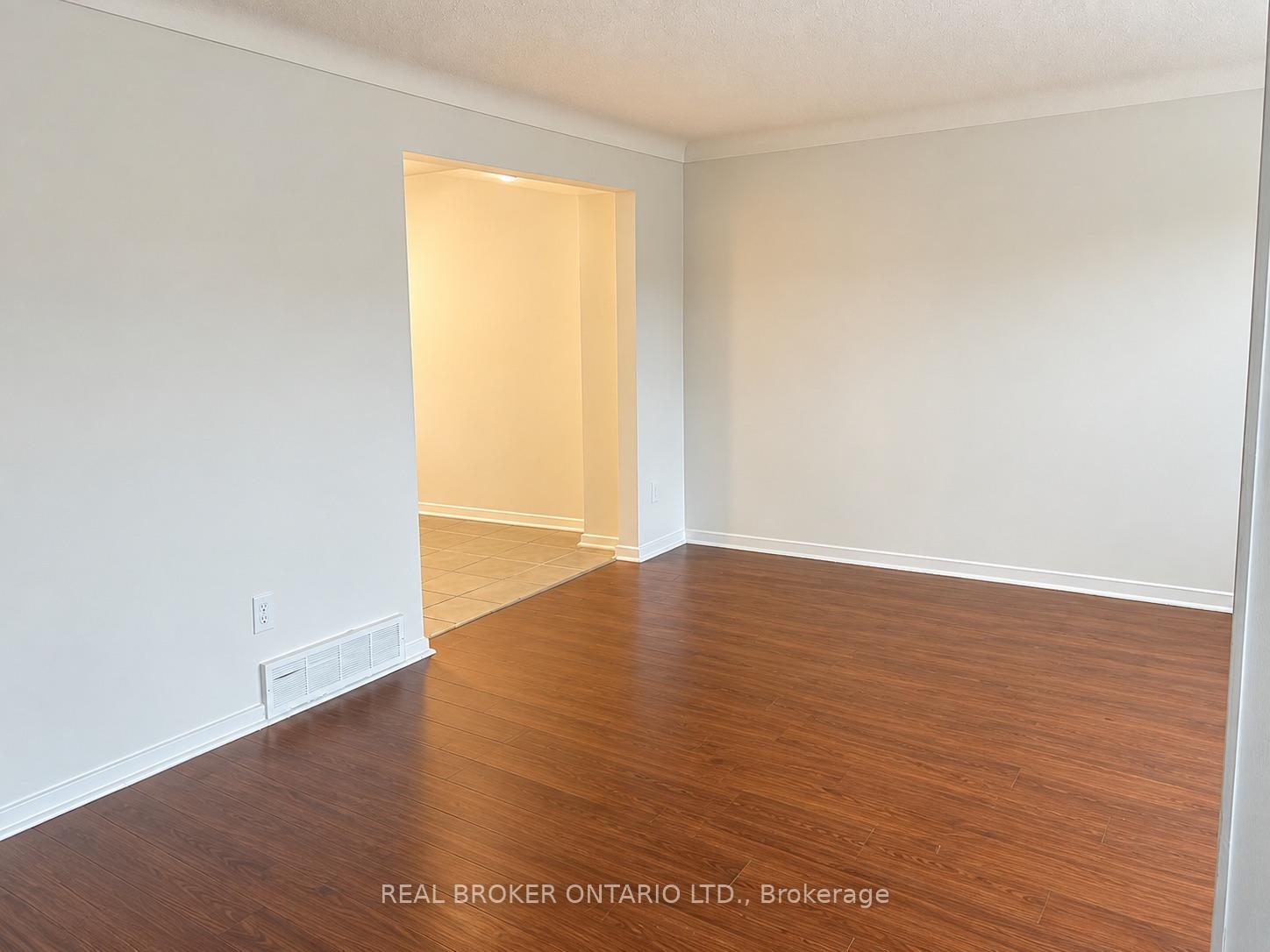 Photo 2 of 49 Thompson Avenue, Thorold, Thorold Downtown — HOMEH