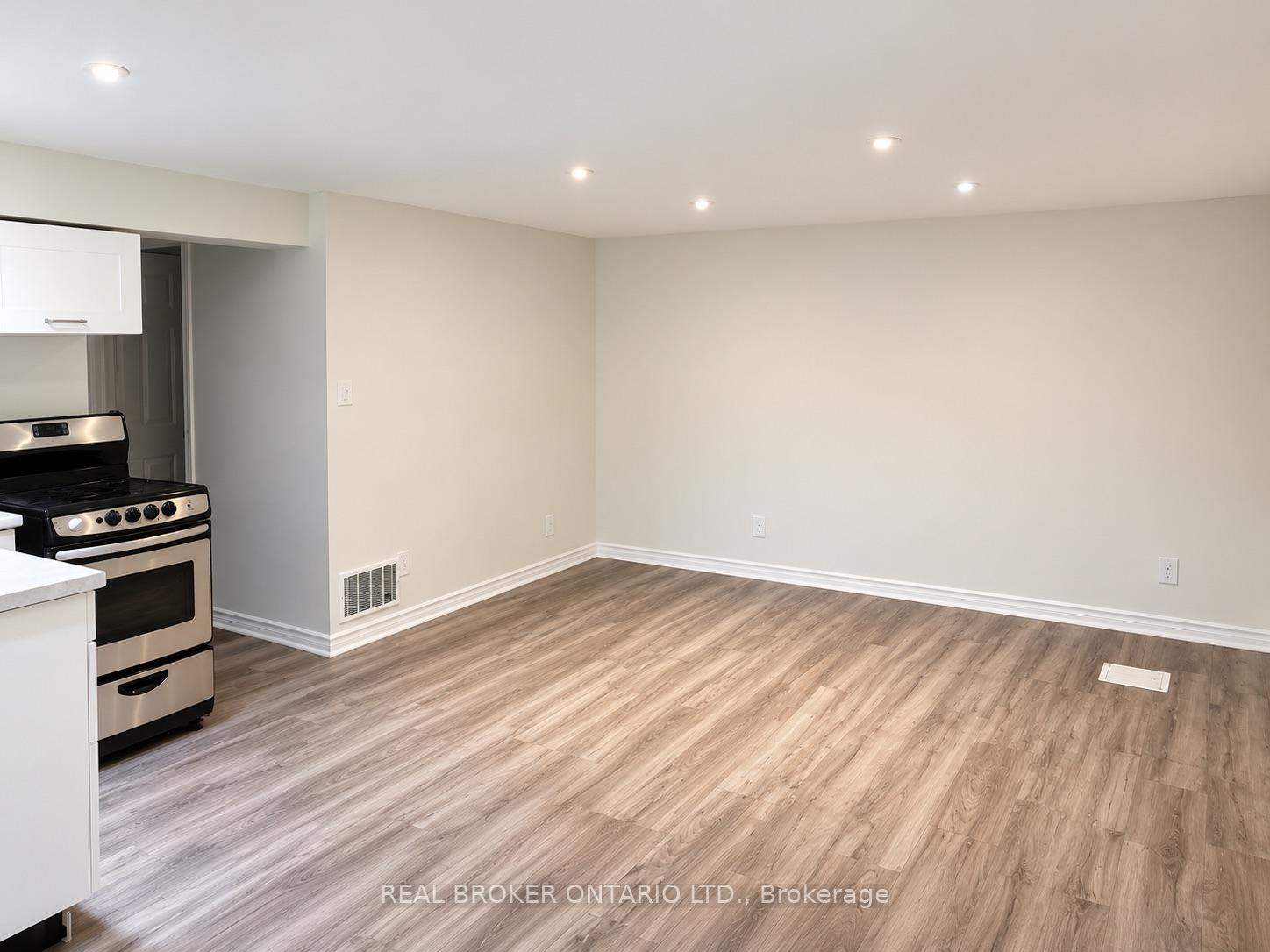Photo 16 of 49 Thompson Avenue, Thorold, Thorold Downtown — HOMEH
