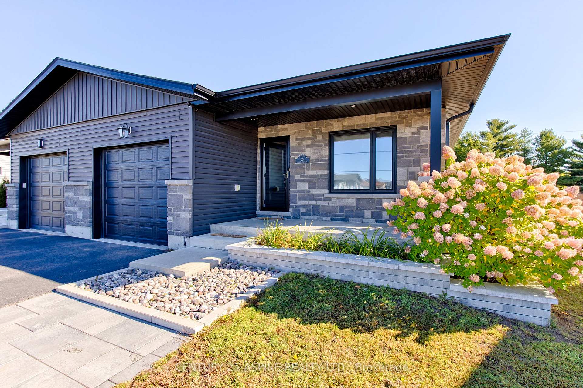 Photo 2 of 59 Noble Crescent, Petawawa, Petawawa — HOMEH