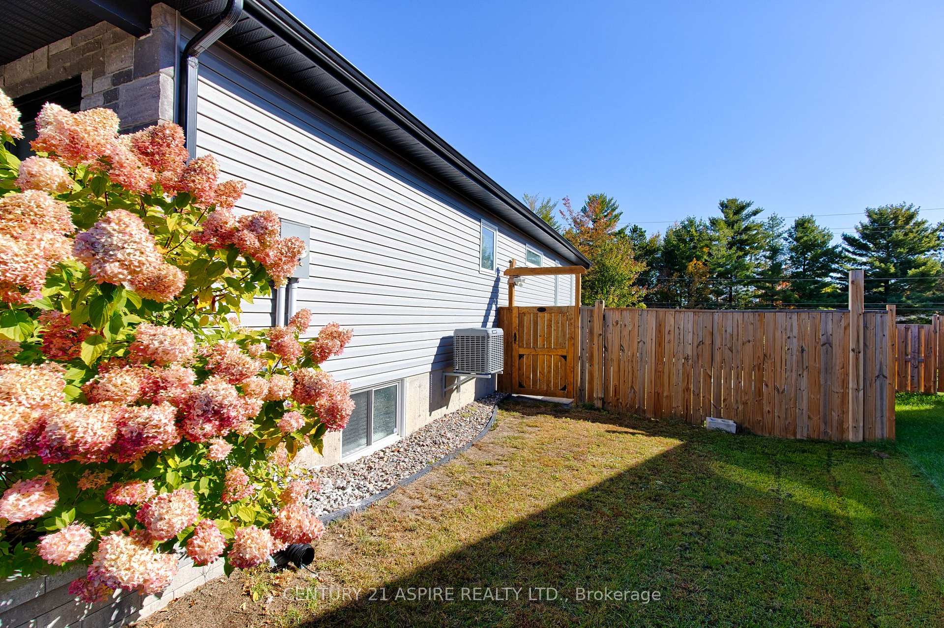 Photo 43 of 59 Noble Crescent, Petawawa, Petawawa — HOMEH