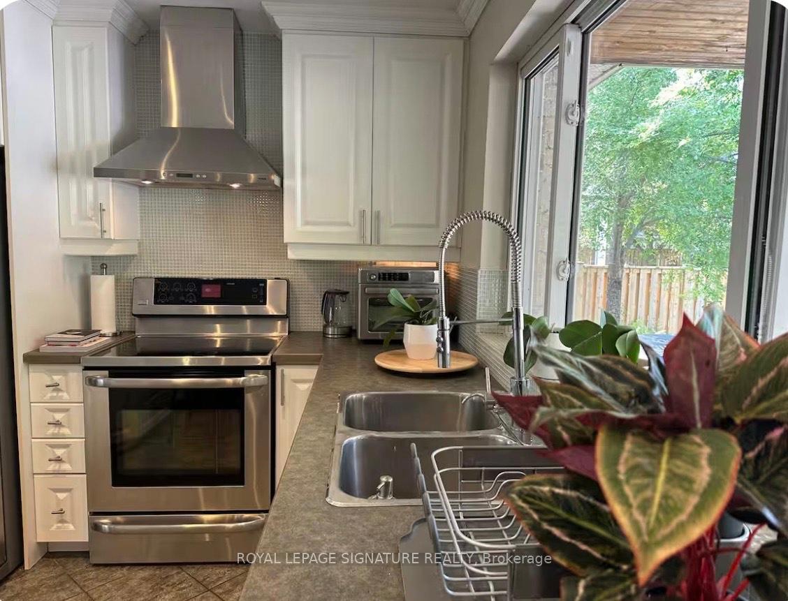 Photo 5 of 1353 Sheldon Avenue, Oakville, West — HOMEH