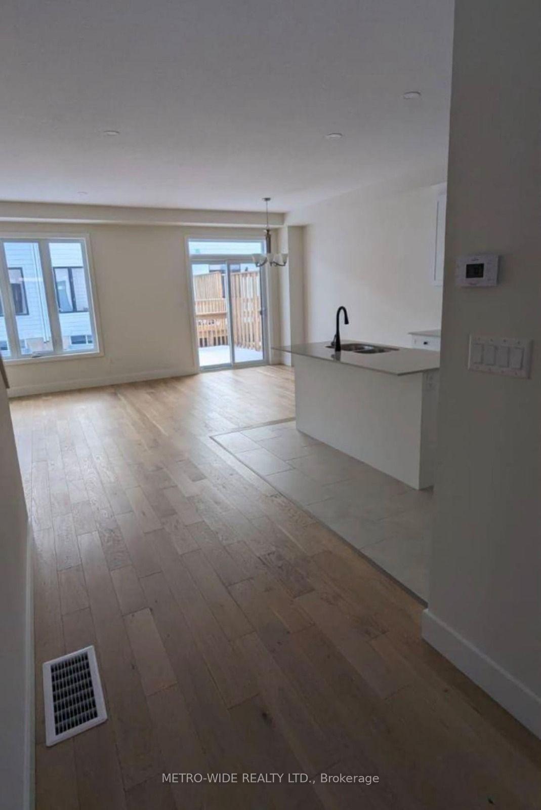 Photo 5 of Unit 113, 1960 Evans Boulevard, London, South U — HOMEH