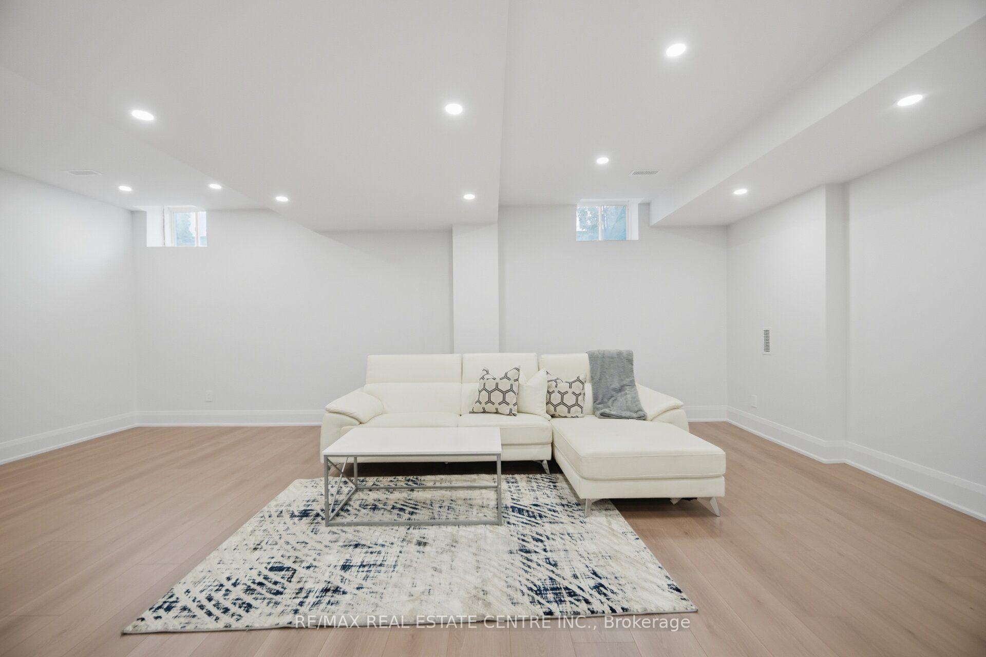 Photo 35 of 4 Calstock Place, Brampton, Credit Valley — HOMEH