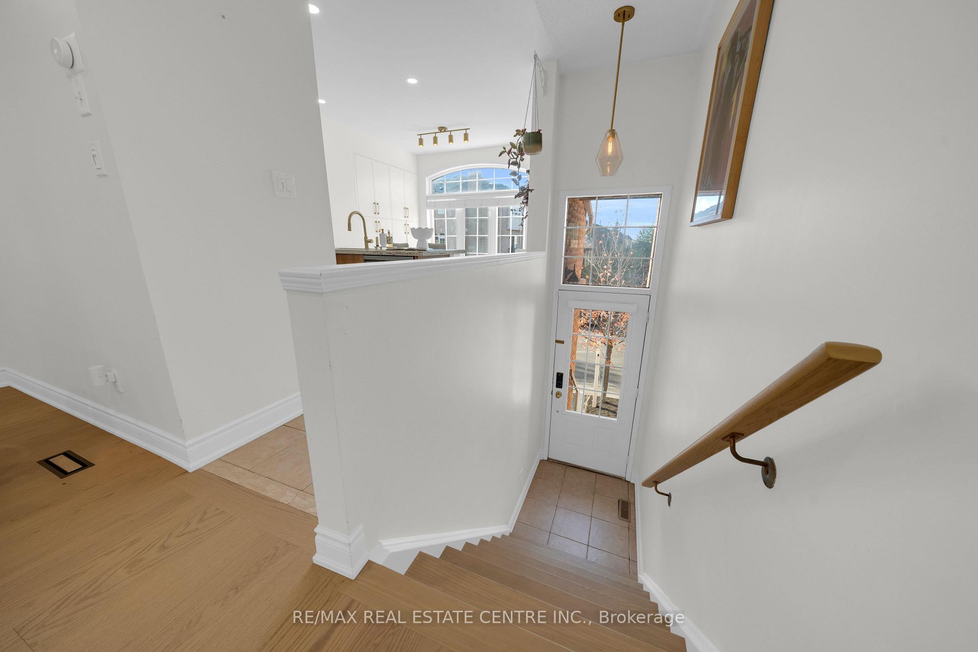Photo 12 of 3440 Redpath Circle, Mississauga, Lisgar — HOMEH