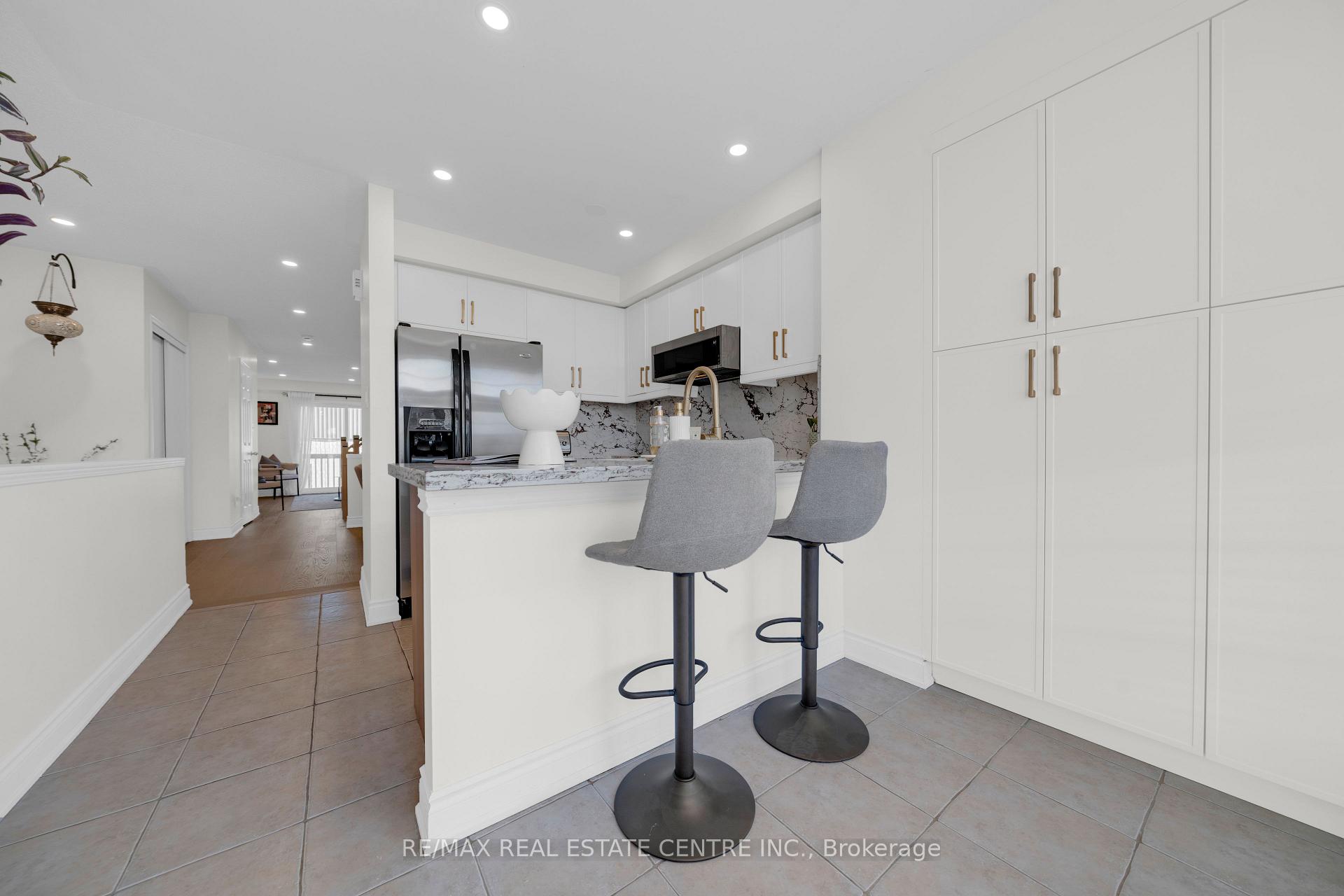 Photo 23 of 3440 Redpath Circle, Mississauga, Lisgar — HOMEH
