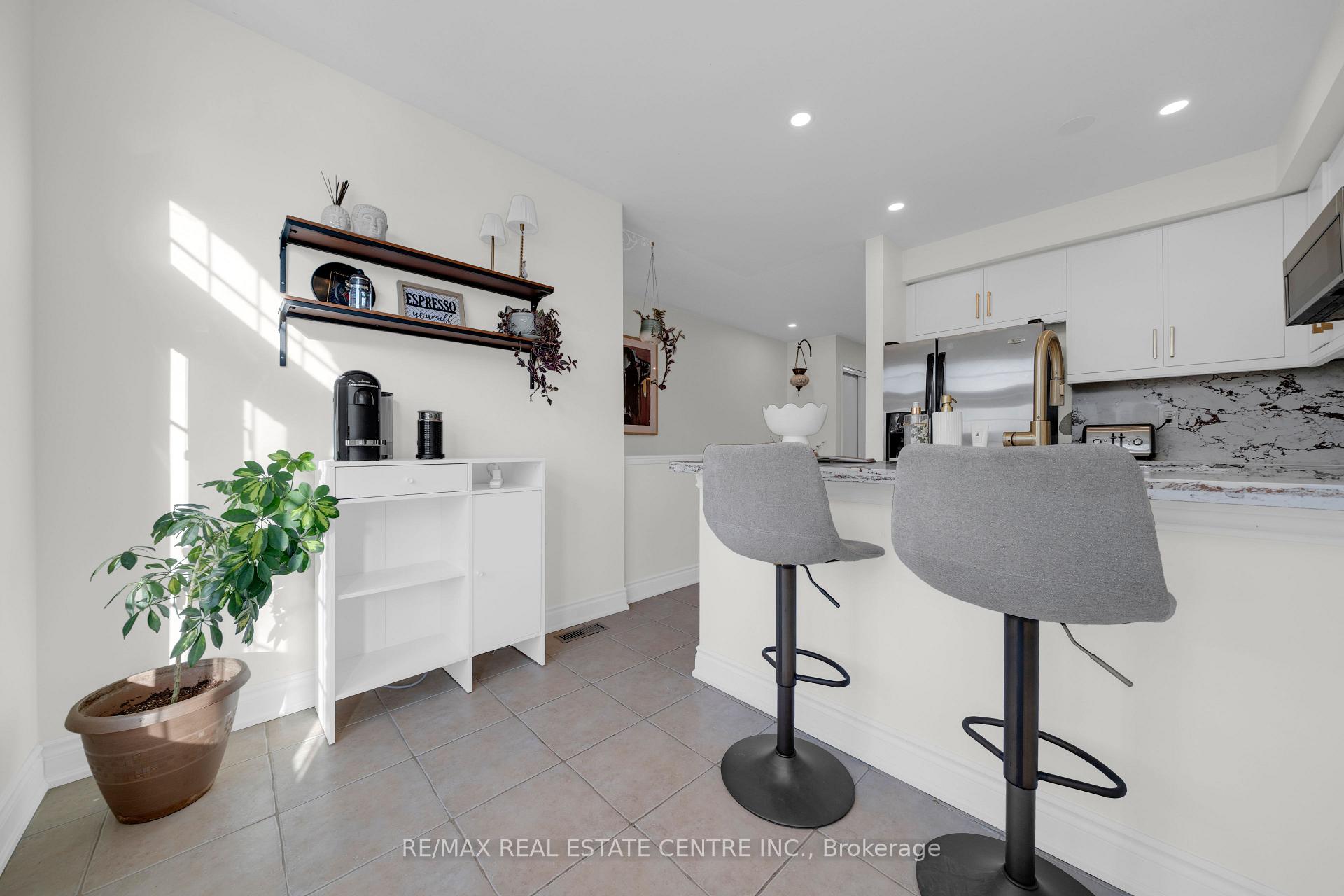 Photo 25 of 3440 Redpath Circle, Mississauga, Lisgar — HOMEH