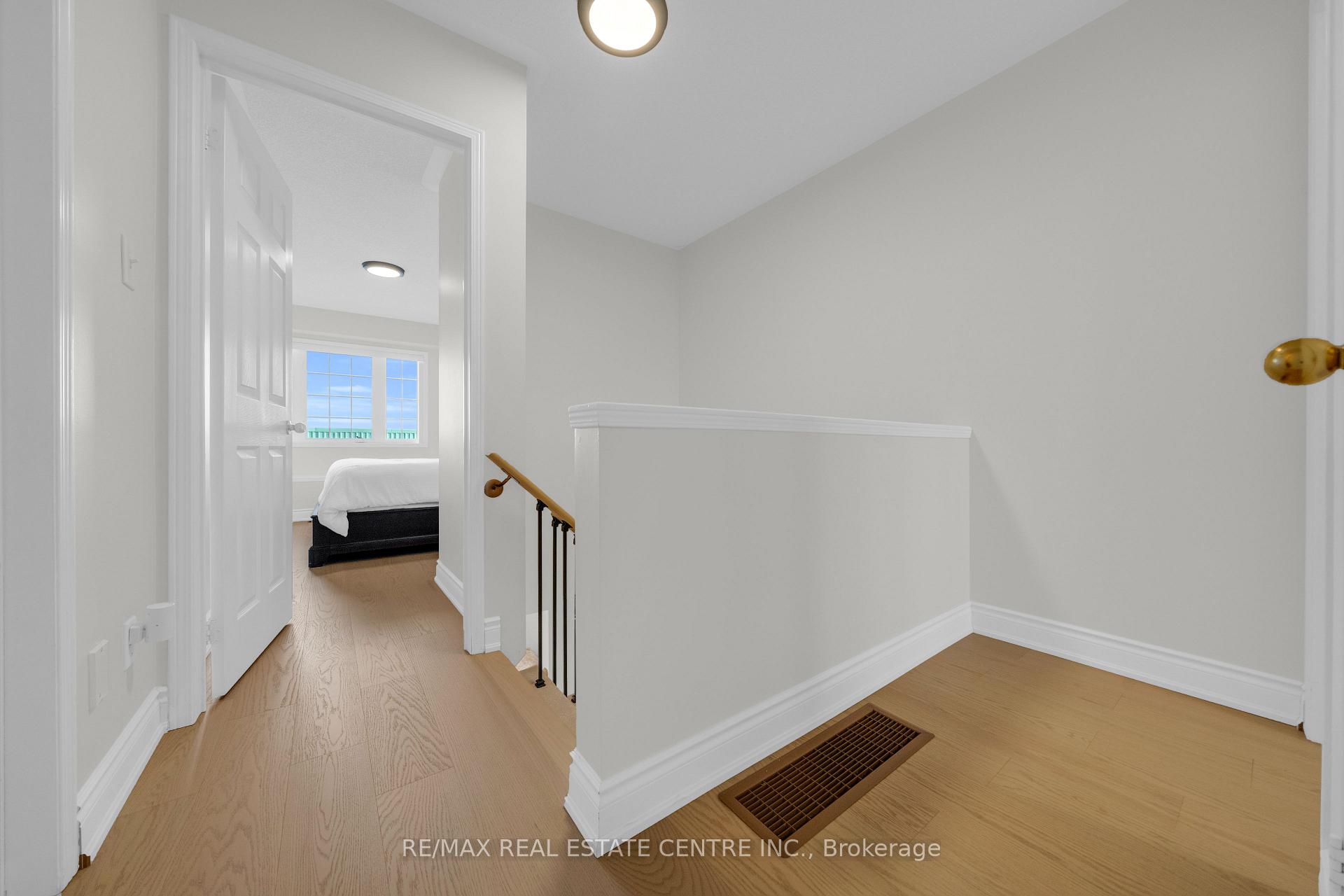 Photo 39 of 3440 Redpath Circle, Mississauga, Lisgar — HOMEH