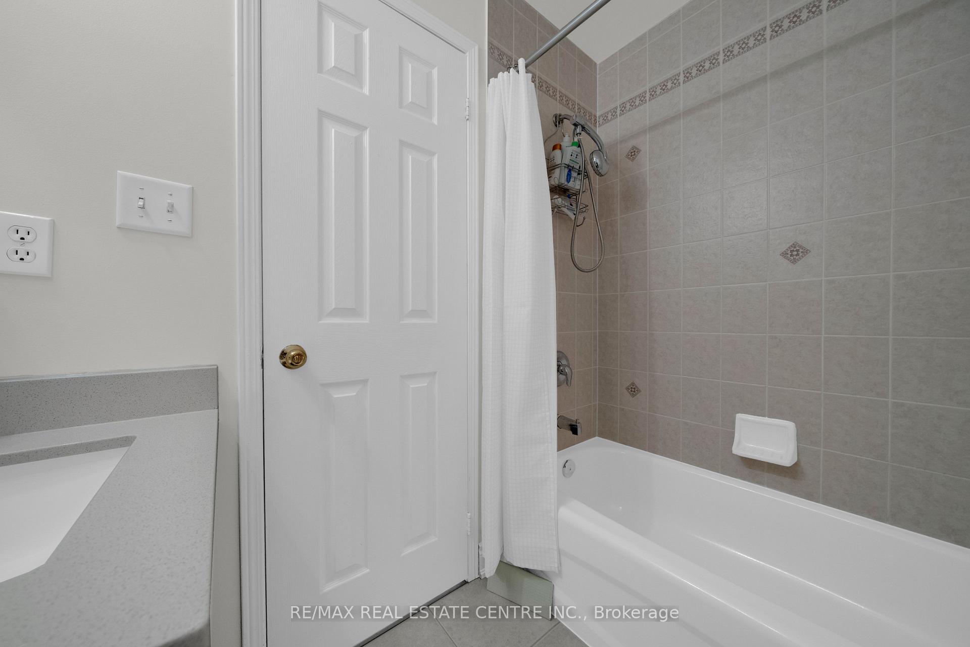 Photo 42 of 3440 Redpath Circle, Mississauga, Lisgar — HOMEH