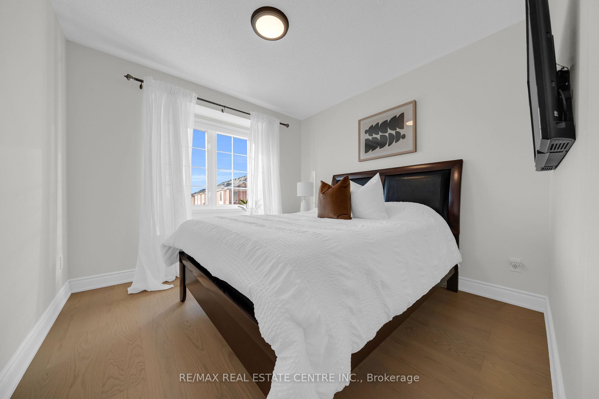 Photo 55 of 3440 Redpath Circle, Mississauga, Lisgar — HOMEH