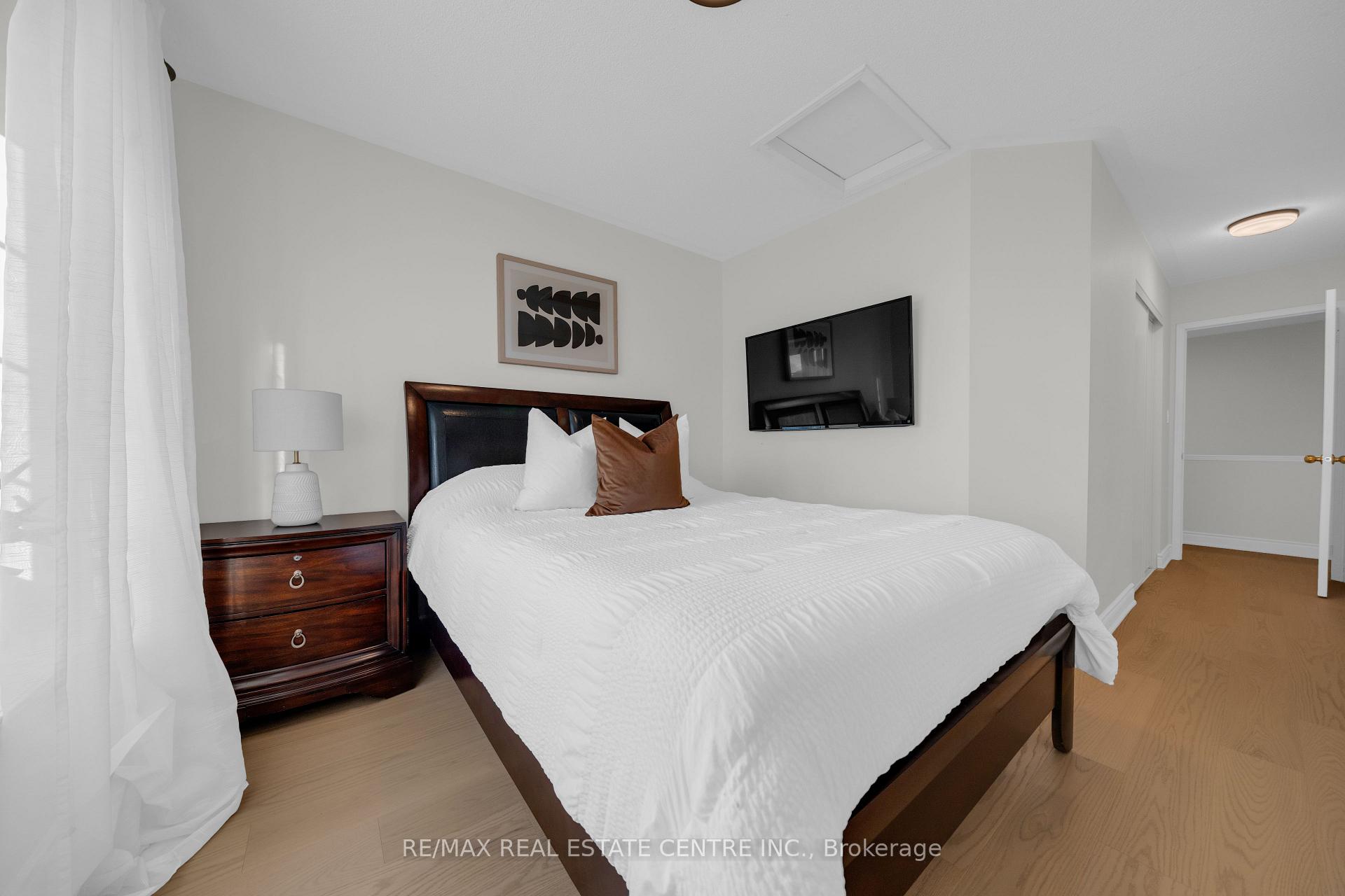Photo 57 of 3440 Redpath Circle, Mississauga, Lisgar — HOMEH