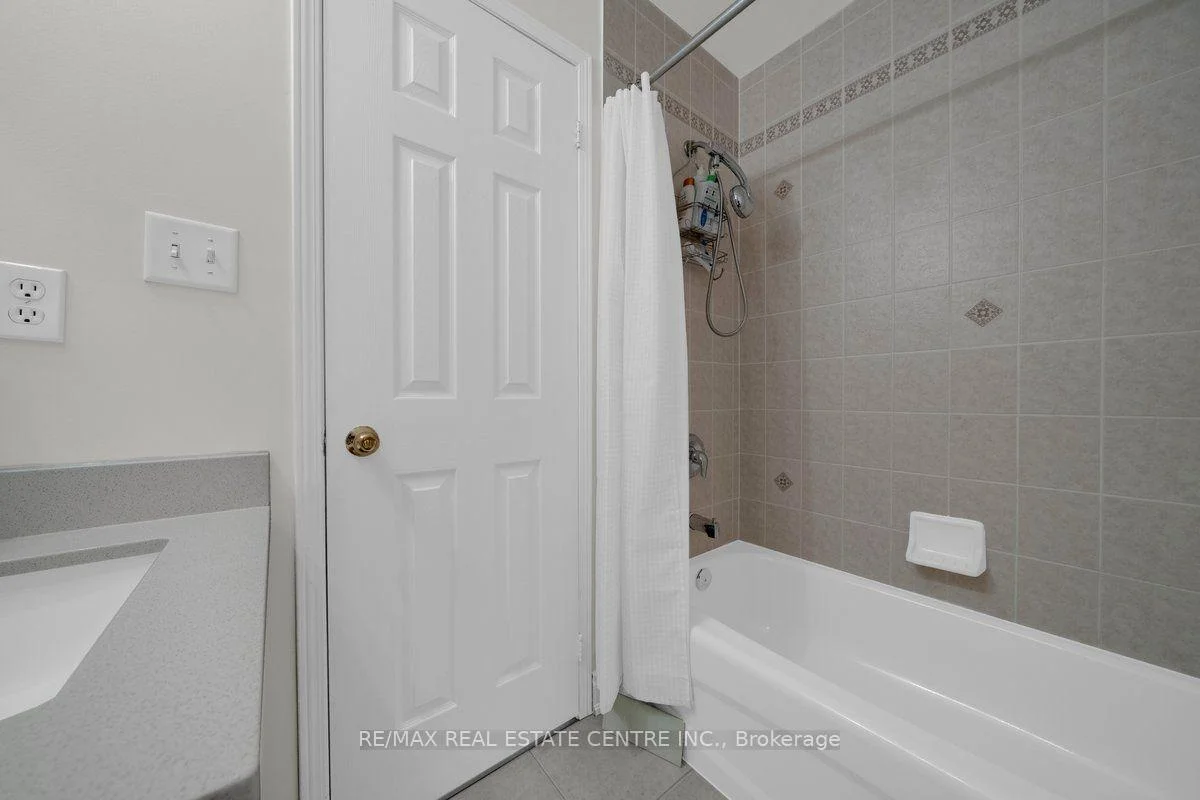 Photo 43 of 3440 Redpath Circle, Mississauga, Lisgar — HOMEH