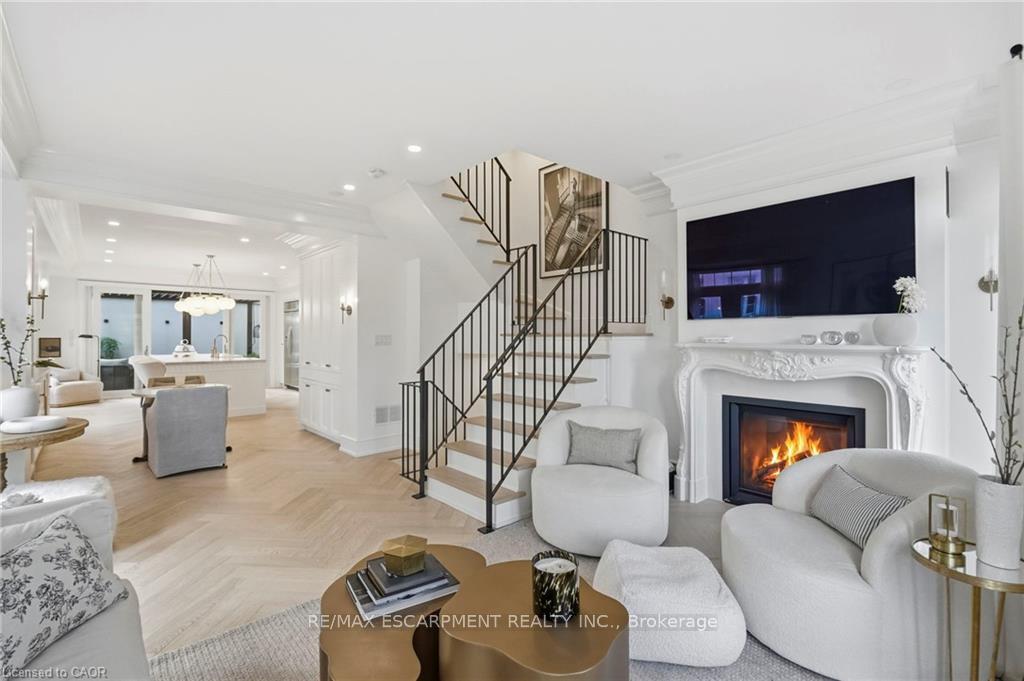 Photo 7 of 305 Randall Street, Oakville, Old Oakville — HOMEH