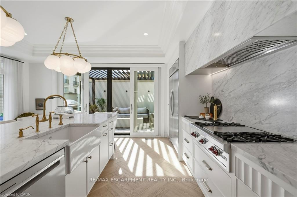 Photo 10 of 305 Randall Street, Oakville, Old Oakville — HOMEH